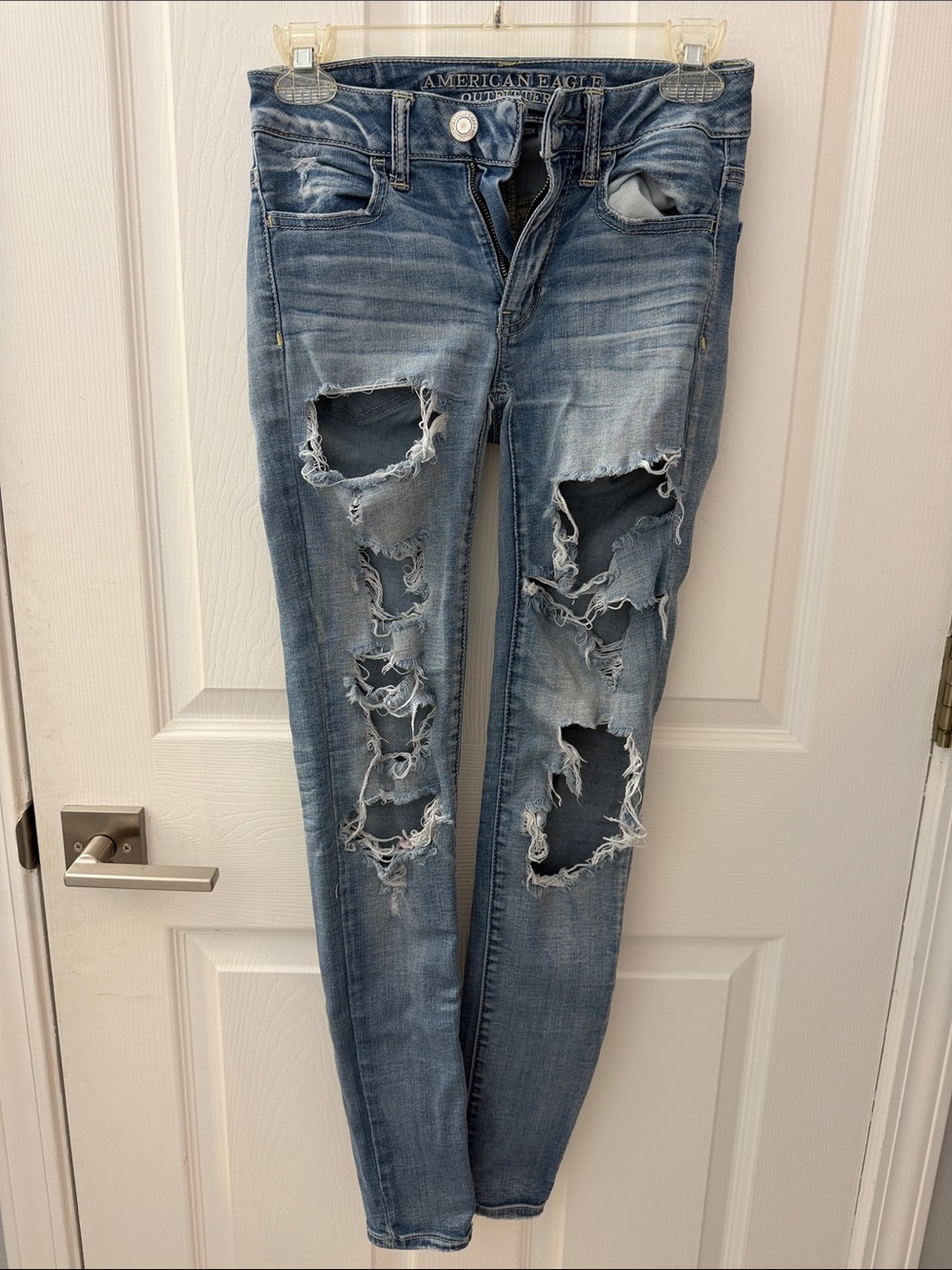 American Eagle Outfitters Distressed Medium Blue Skinny Jeans